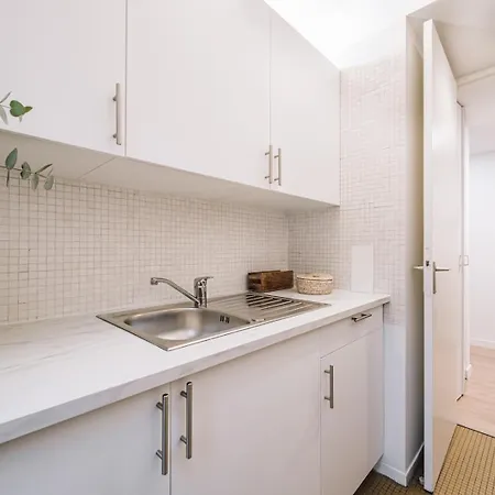 Emir - 1 A Vaugirard Apartment